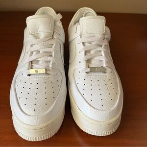 Women's Nike Air Force 1 One Low Sage Triple White Shadow Retro Size 8.5
